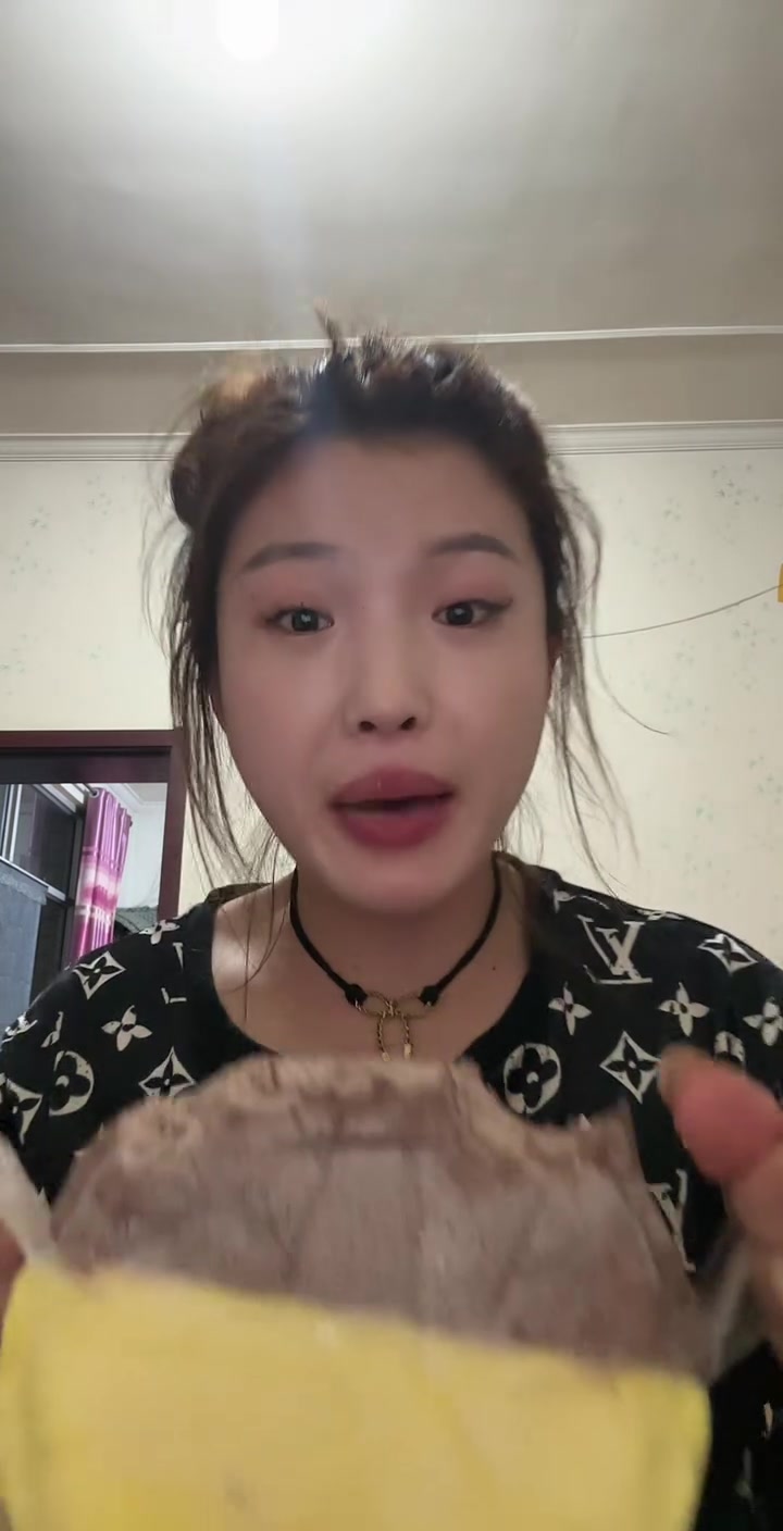 连夜给导演吃轮胎蛋糕这味道绝了还爆酱！