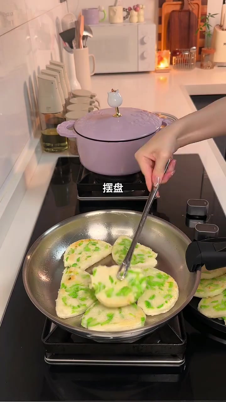 在家做饭|牛肋条卤肉饭配青蛙趴石板今日菜单:牛肋条牛骨髓卤肉饭芦笋滑蛋青蛙趴石板