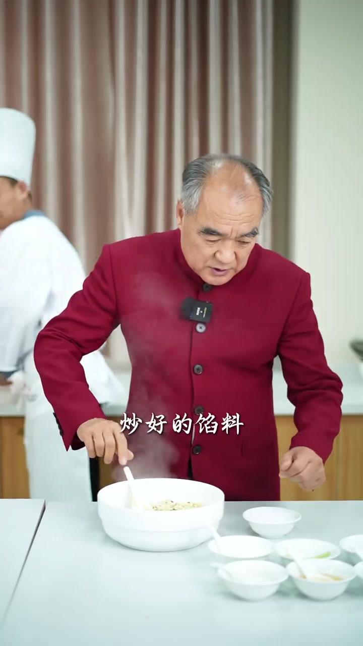 今天做一个淄博名菜《博山豆腐箱》，这个菜可是个大工程
