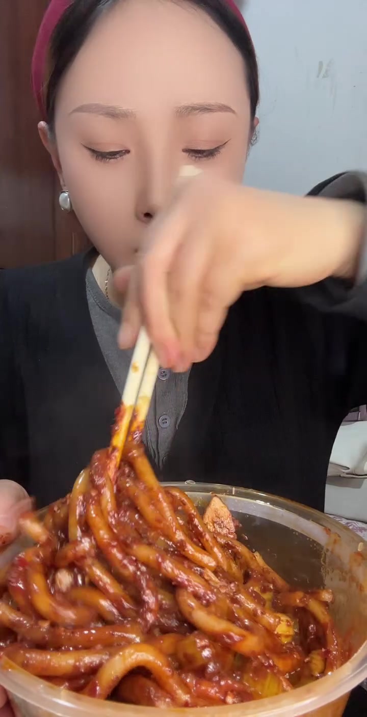 爆辣鱼排炒米粉今天这套汁都被吸干啦