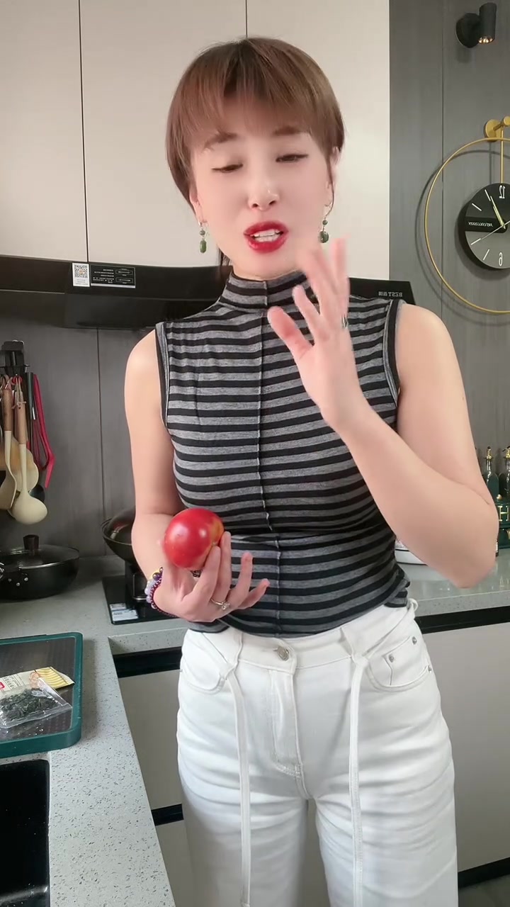 裙带菜鸡蛋火腿燕麦粥，无论早餐还是晚餐，真叫一个绝