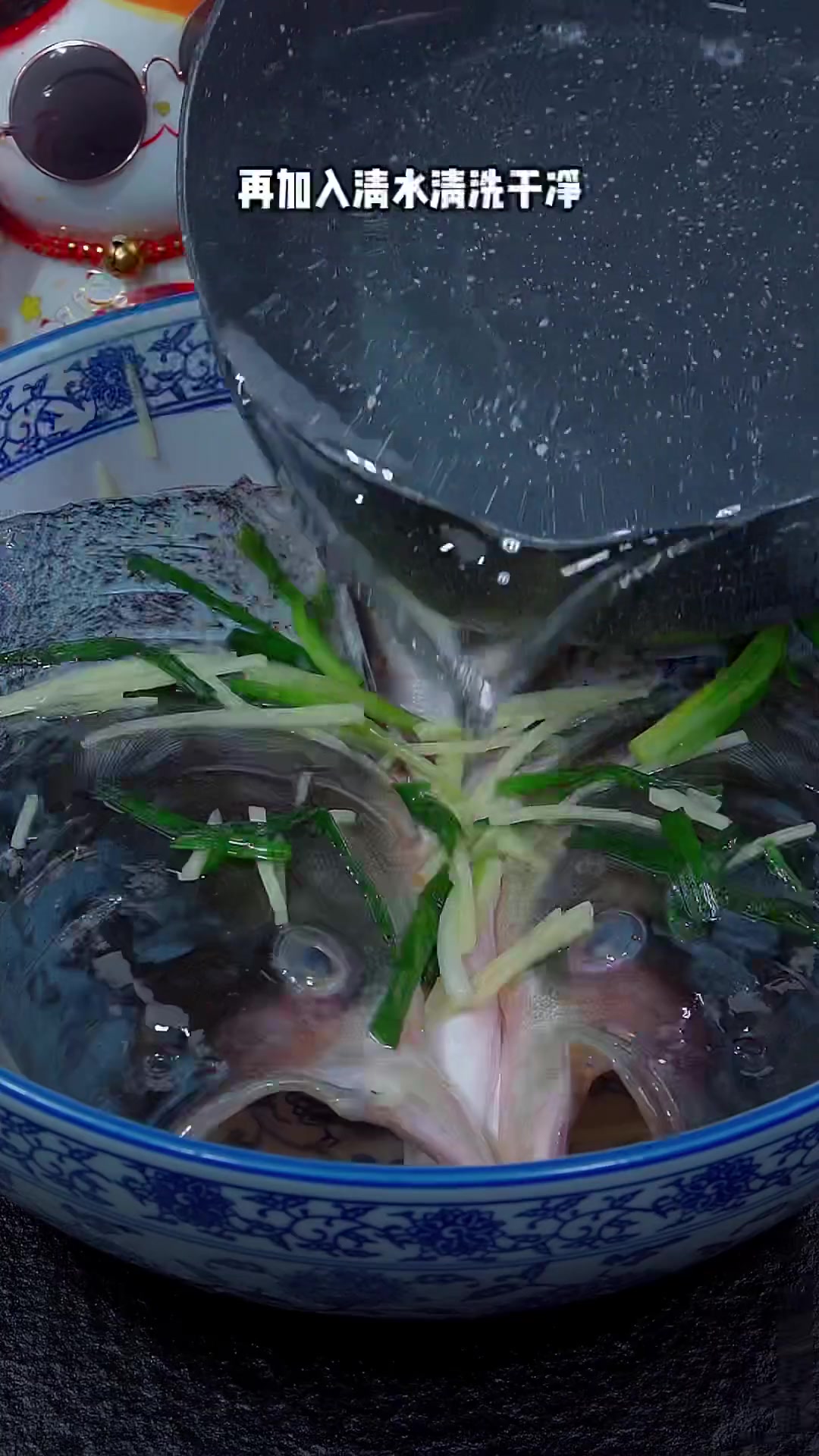 没想到这样做的剁椒鱼头，鲜嫩入味超下饭