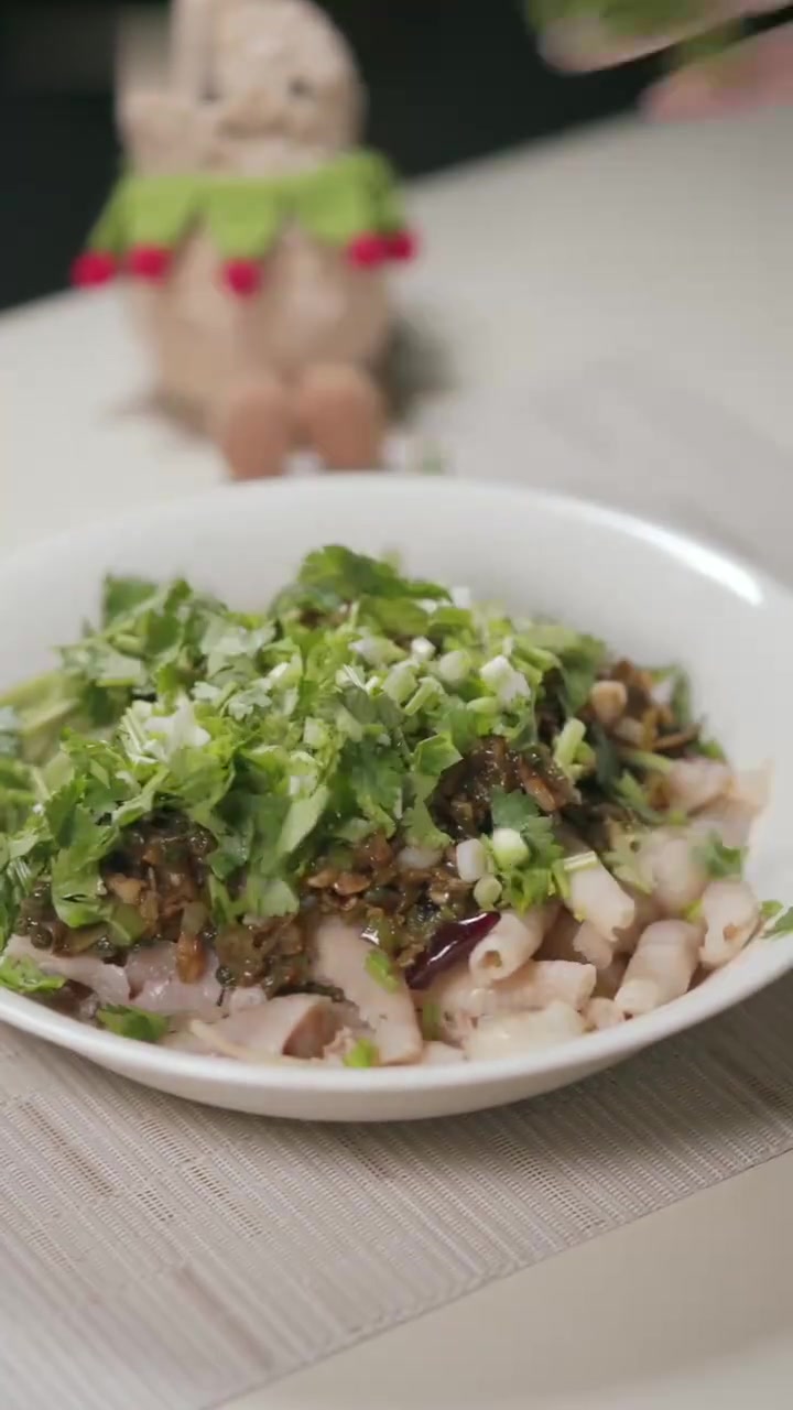 椒麻贡菜凤爪&酥肉豆汤饭，与美食的相处