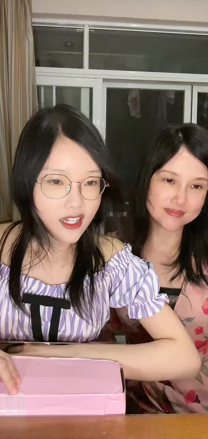 粉色蛋糕裙大揭秘!忧郁沙拉酱直播分享