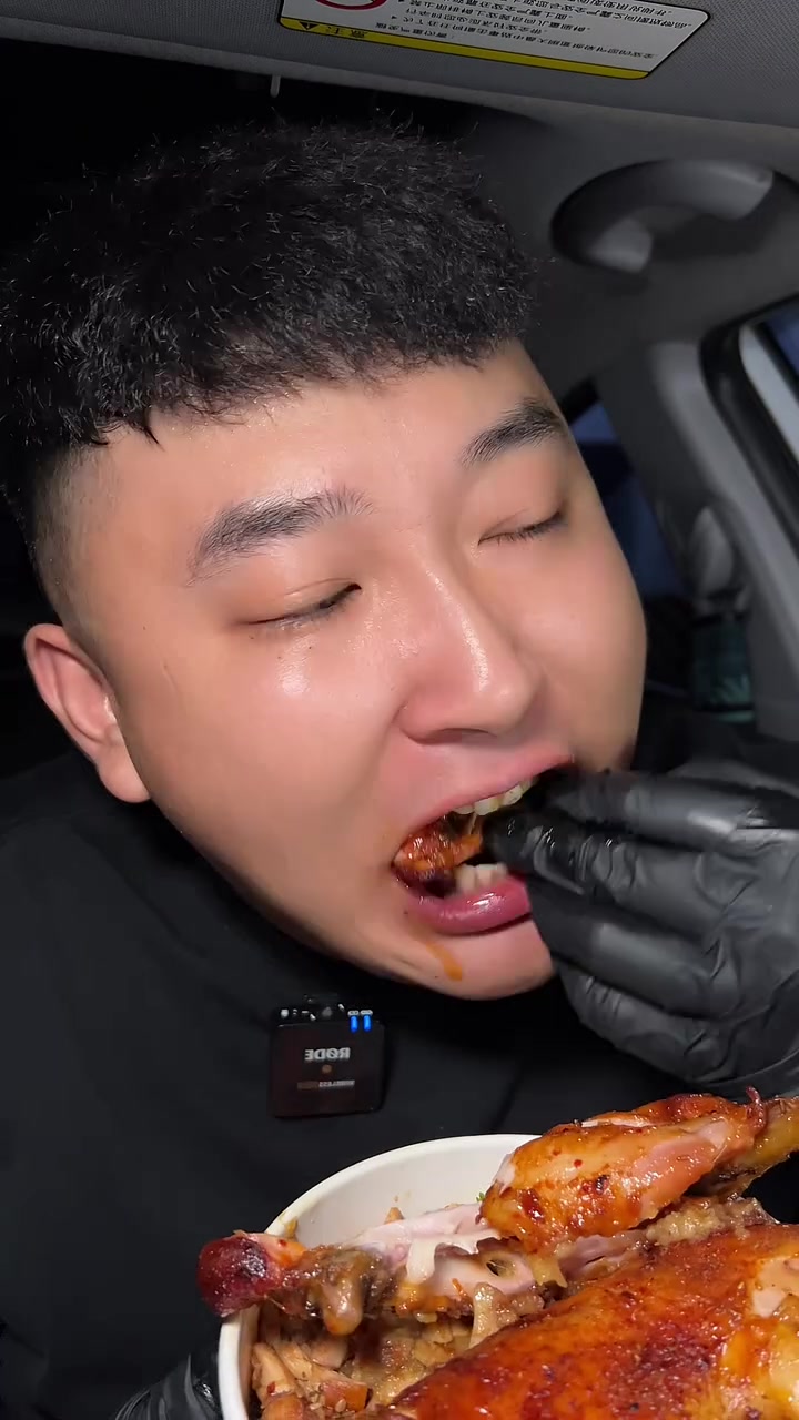 大鸡腿烤肉饭嘎嘎香