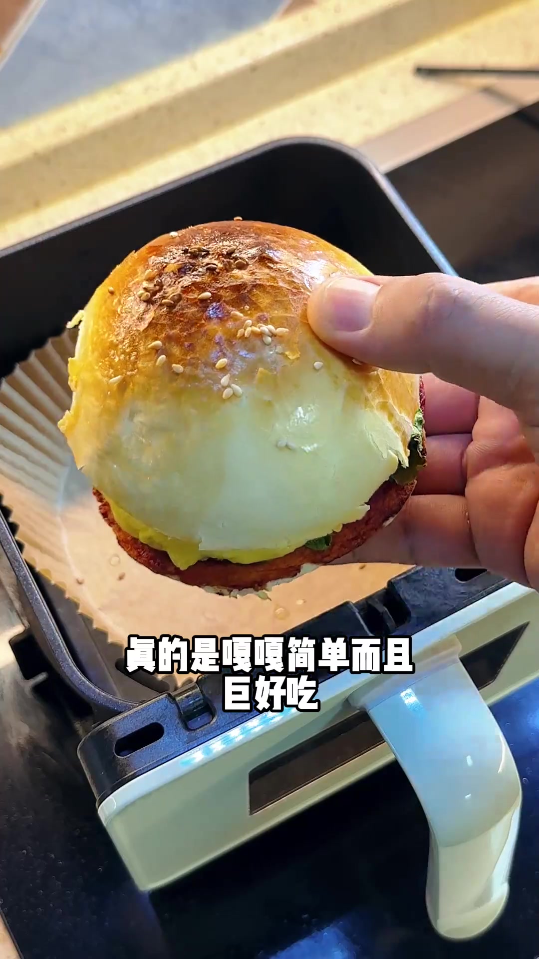 早餐给孩子做馒头汉堡，简单好吃不用早起