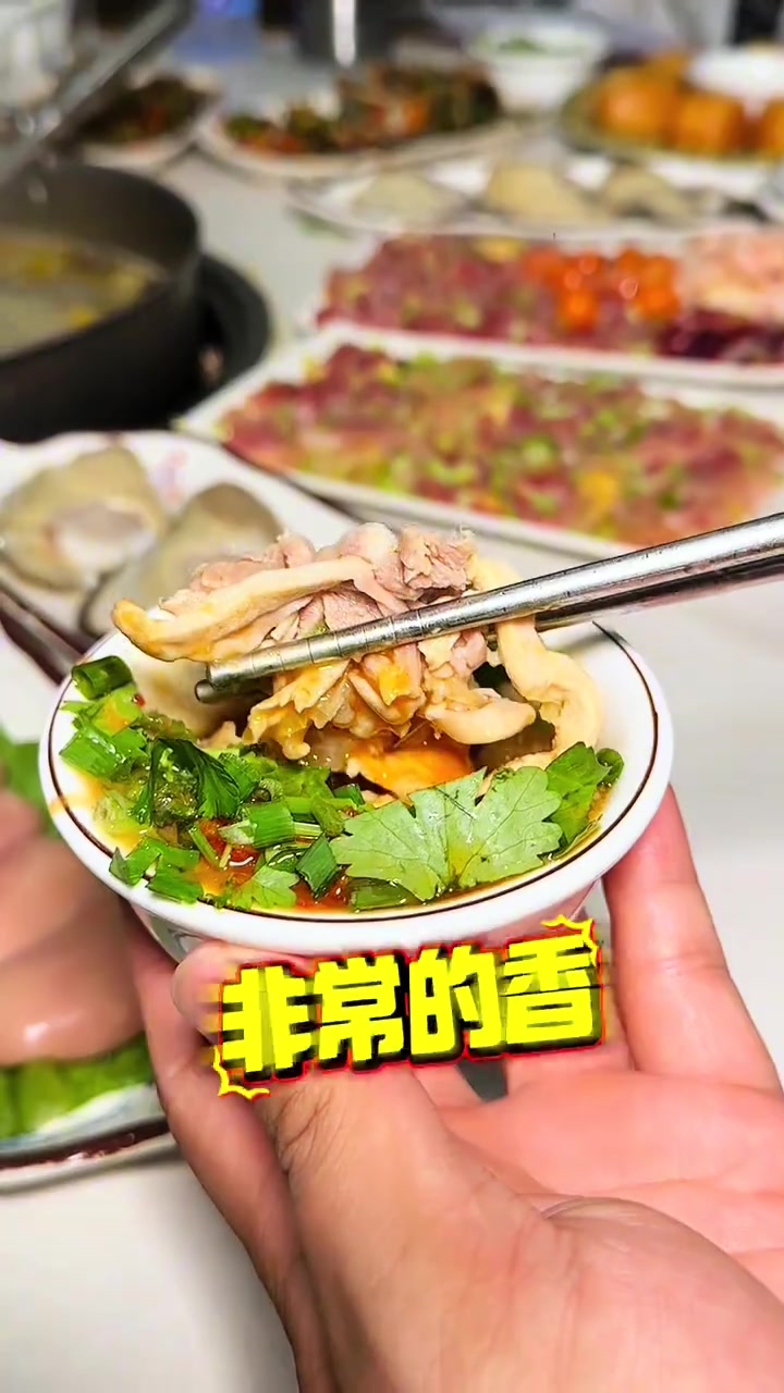 为吃正宗潮汕土鸡火锅，从岛内骑车50公里到翔安