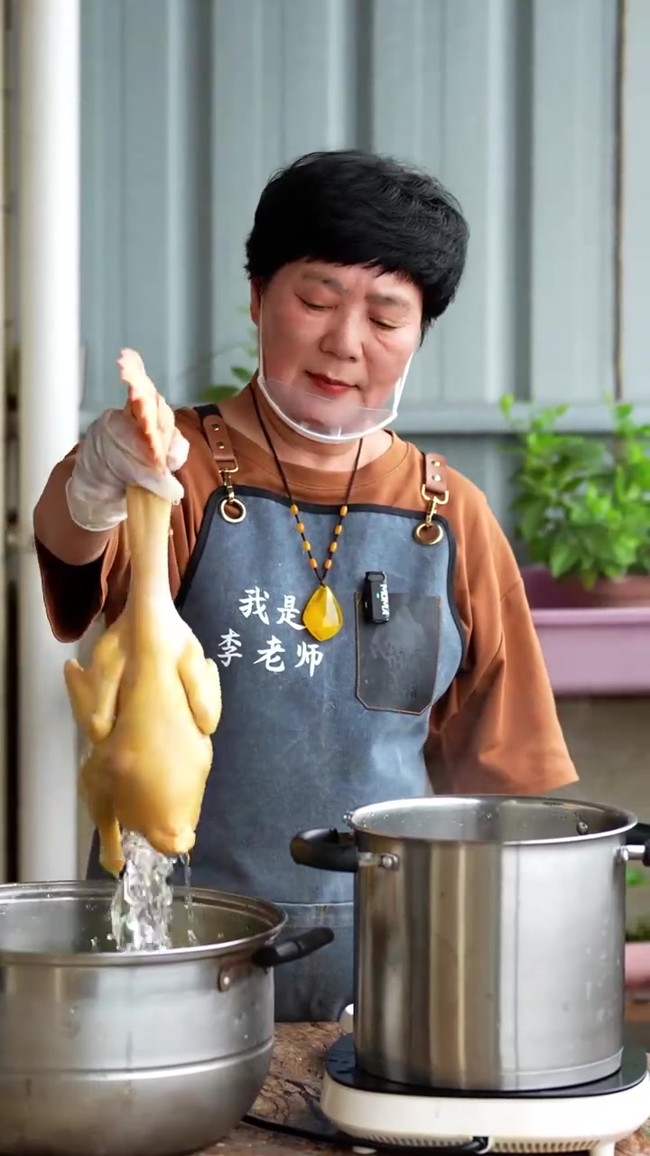 温州人酒席上的白斩鸡大家一起来试试吧！