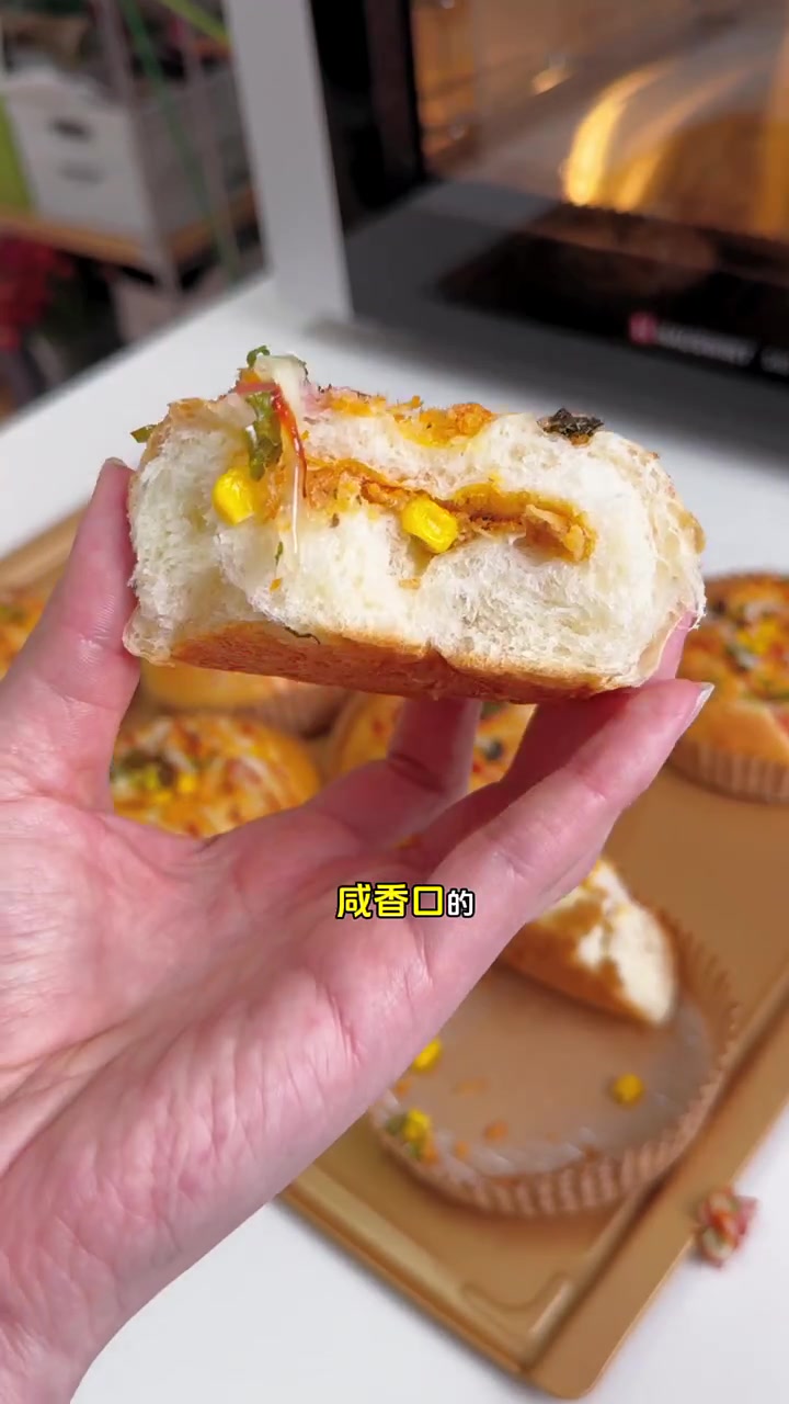 超受欢迎火腿肉松小餐包，柔软咸香做法大公开！