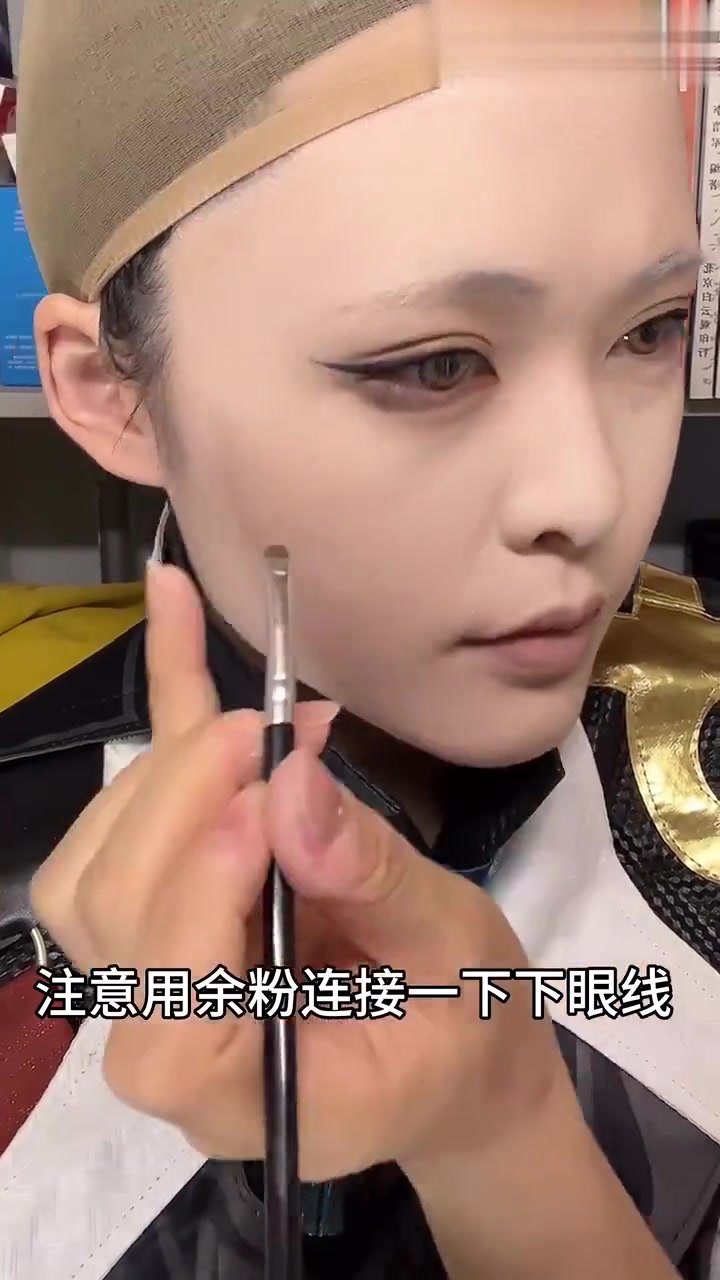 coser必学!超简单的浓系成男cos眼妆