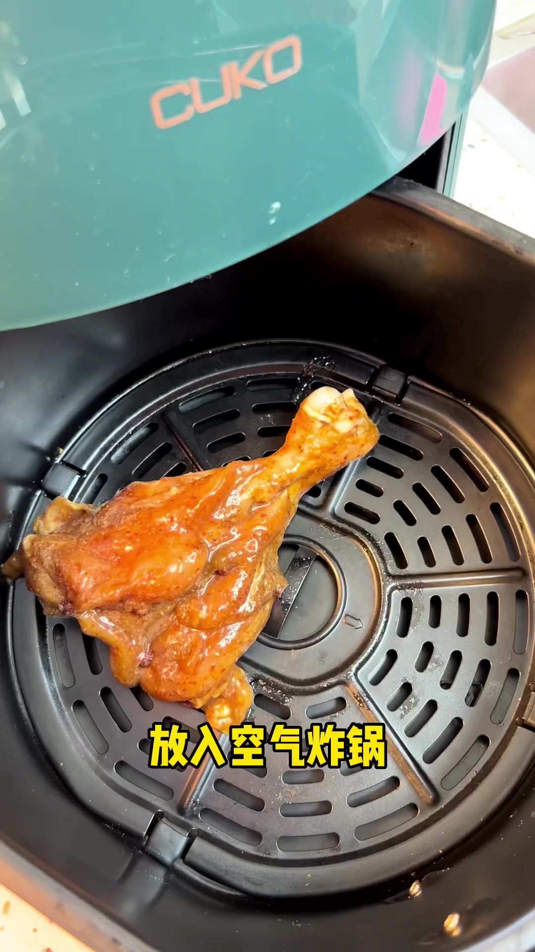 吃腻鸡胸肉？试试炸鸡腿，麻辣鲜香，不放油也脆