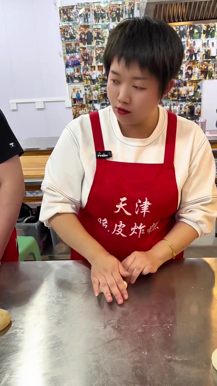 2025年火遍大江南北的小吃灌汤烧饼