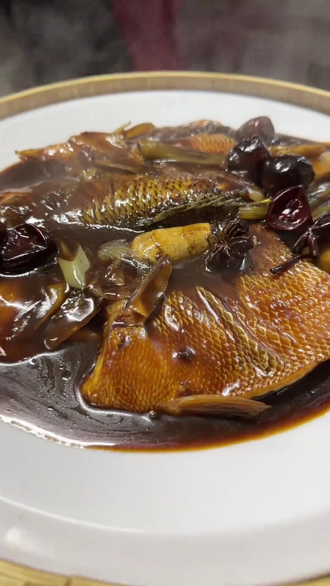 这是榆次我吃了十次以上的炒菜馆子，老板就是主厨，他做的菜总能给你带来惊喜，如陈醋鲈鱼陈醋辣