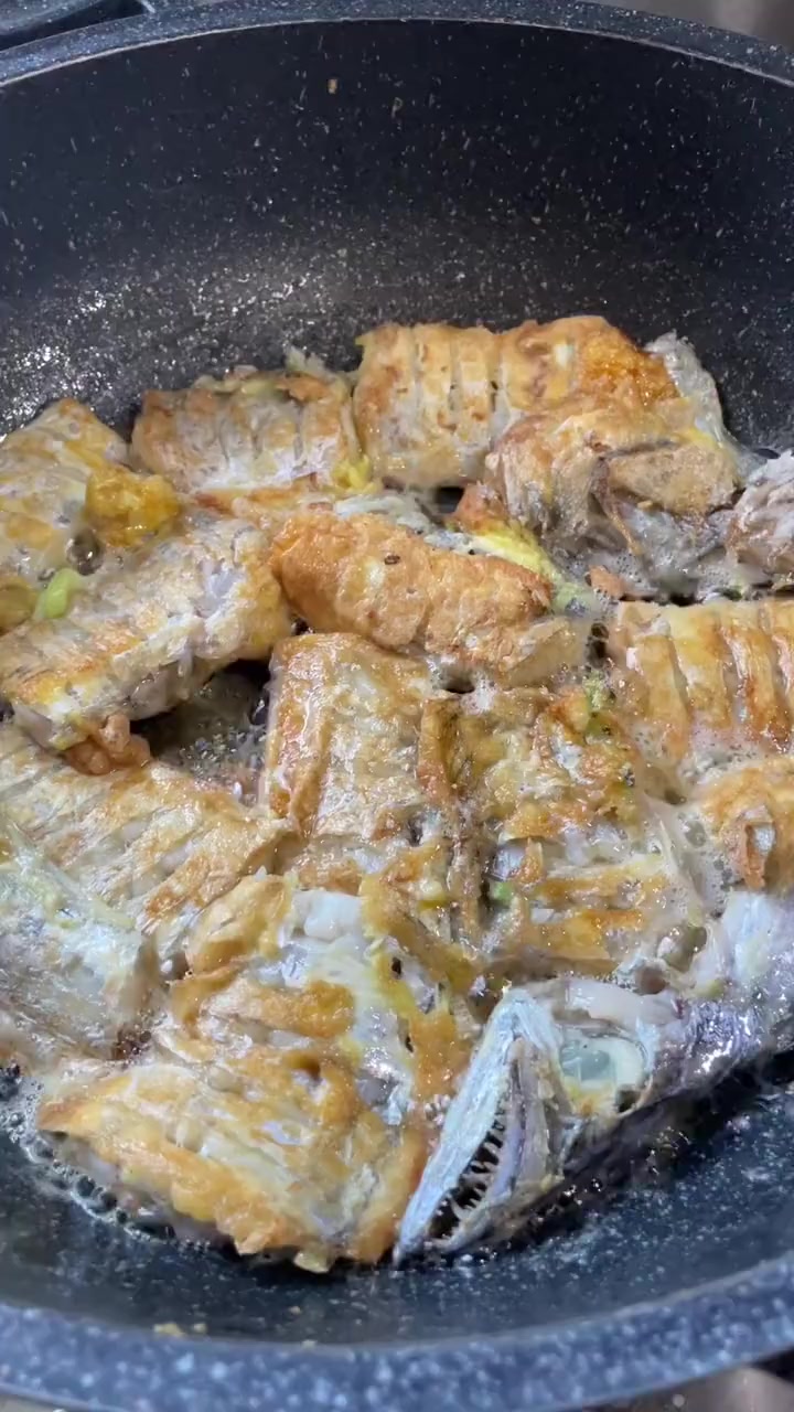 刀鱼怎么做？带鱼怎么做？煎焖刀鱼，带鱼，煎炖刀鱼