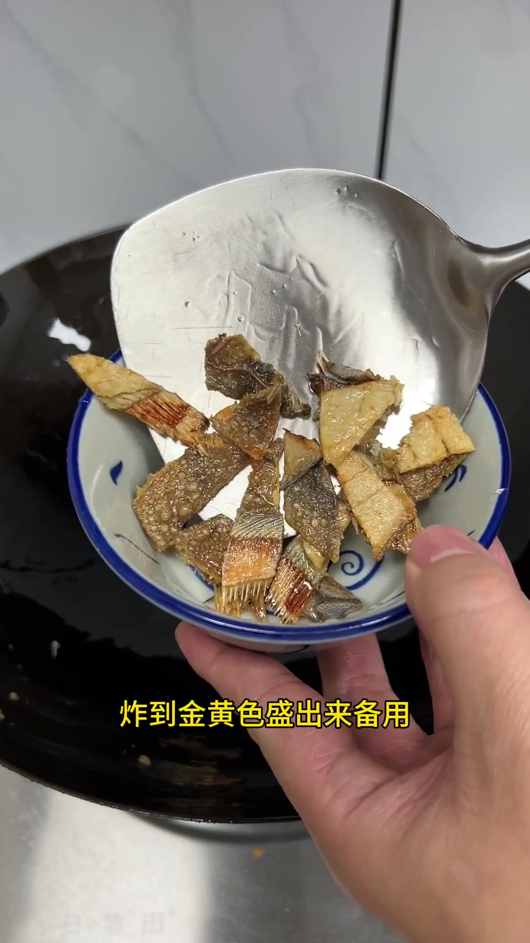 潮汕家常菜：猪油炒芥兰，鱼露提鲜，口感爽脆美味
