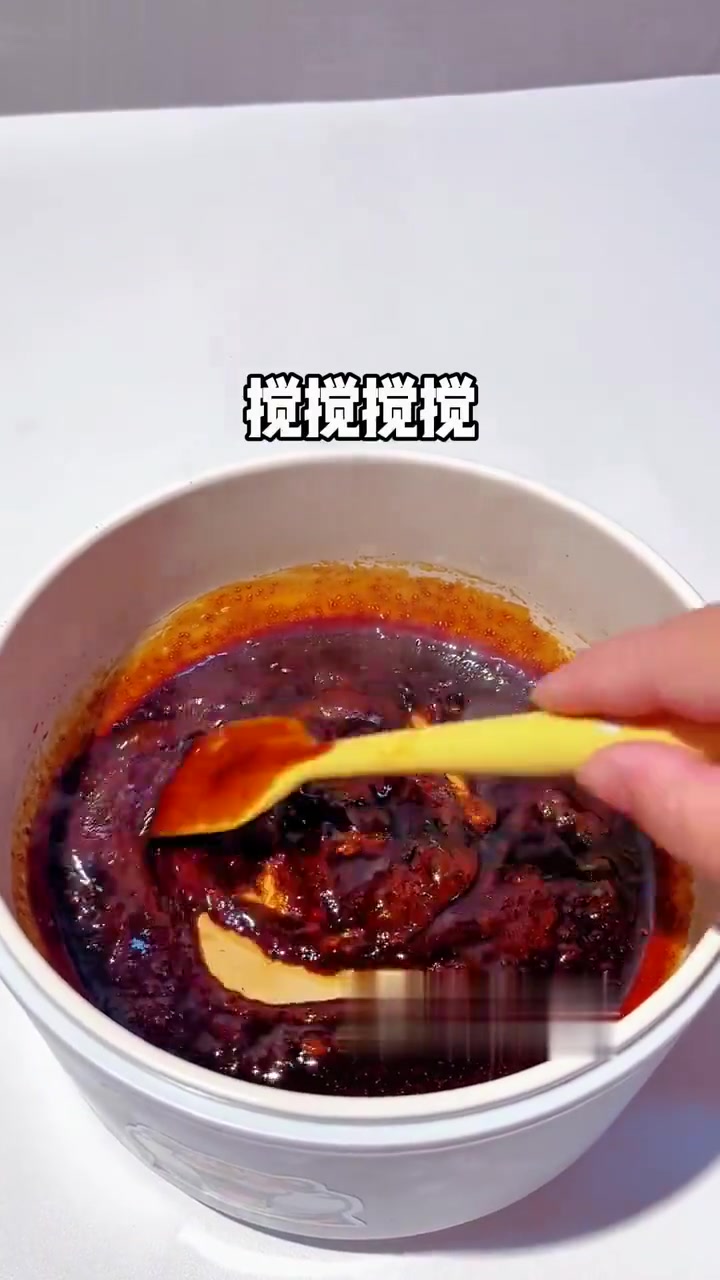 夜市爆火的现炒黑糖珍珠奶茶真的巨巨巨好喝