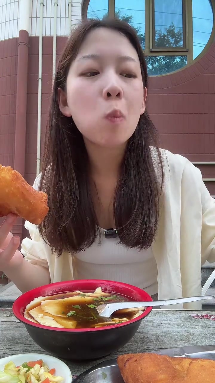 今天吃邢台早点！鸡蛋布袋，豆腐脑，豆沫，就想这一口！