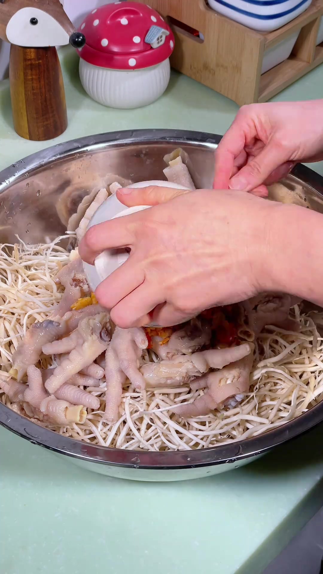 吃一次就爱上的佤味鸡脚，又麻又辣越吃越过瘾