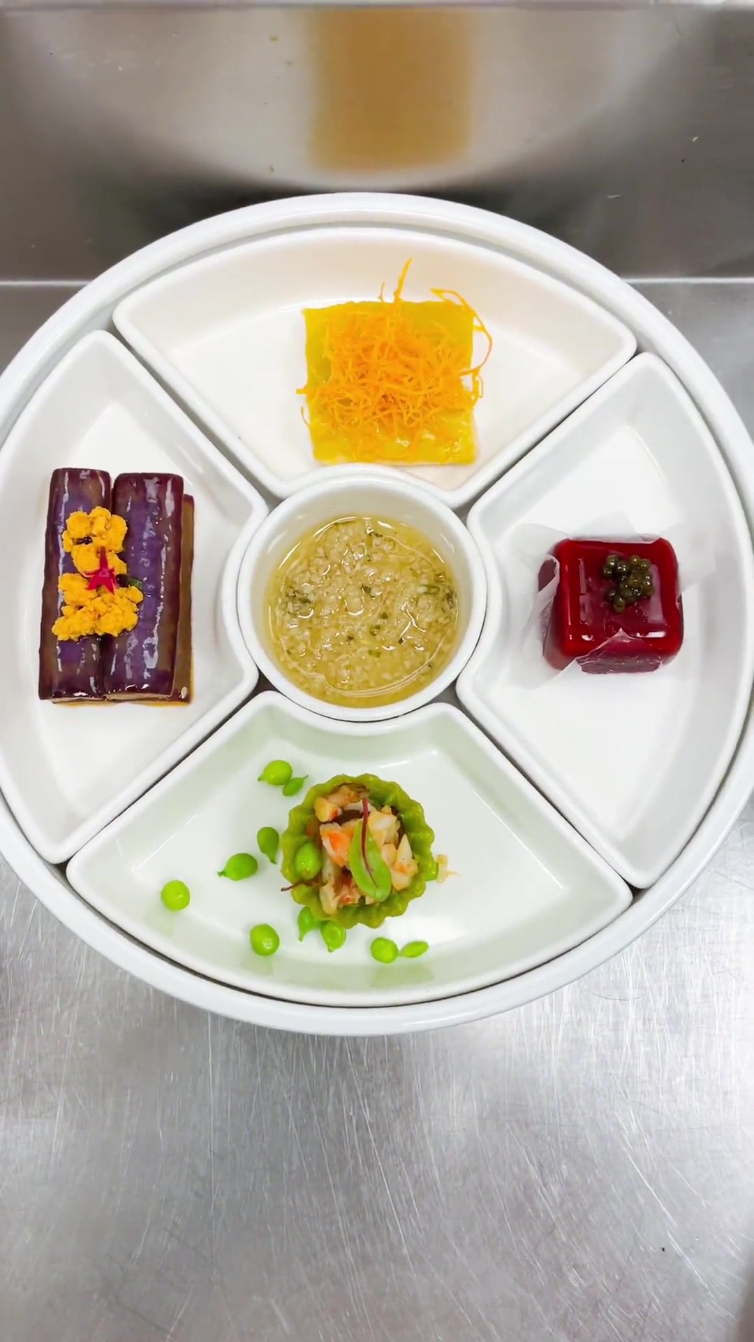 沉静式分餐制作，注重颜色菜品搭配，感谢支持！