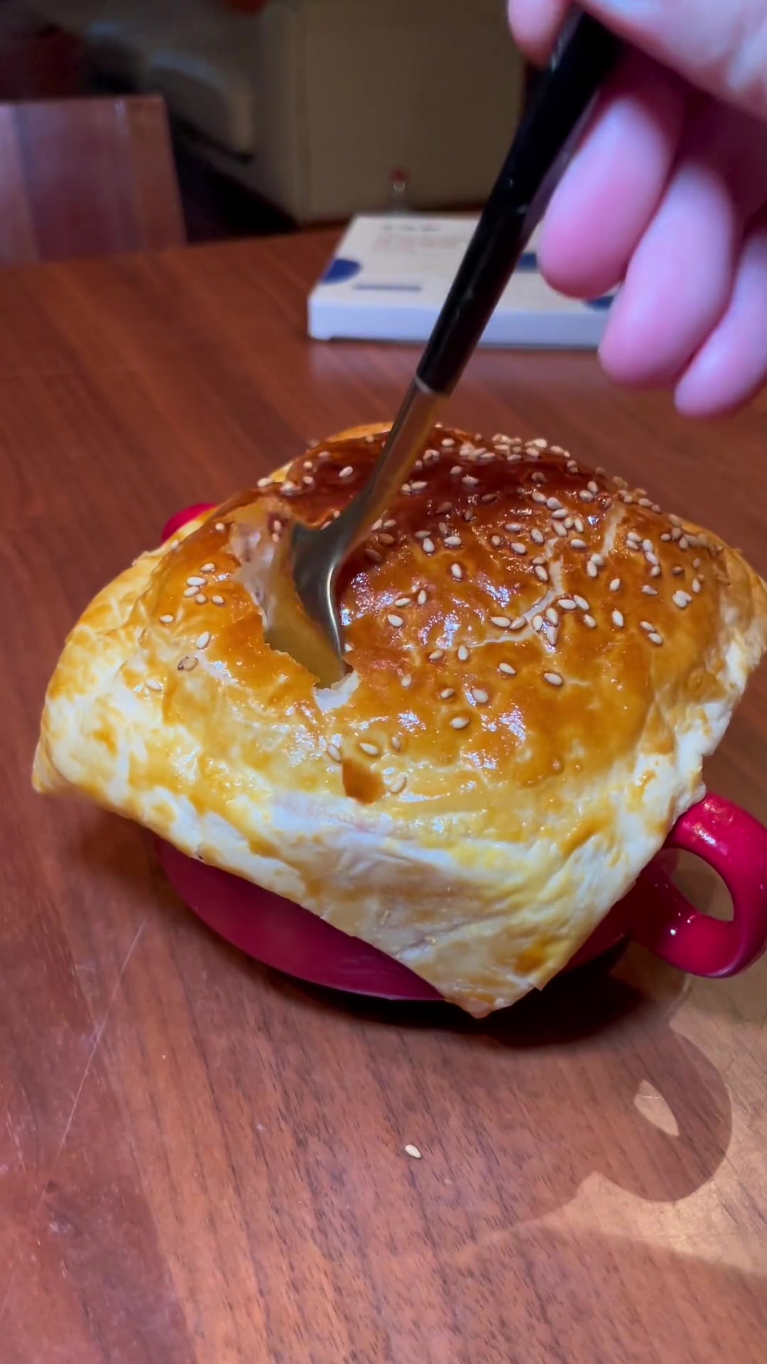 小时候最爱的一款西餐汤，酥皮奶油蘑菇汤.每次去披萨店必点