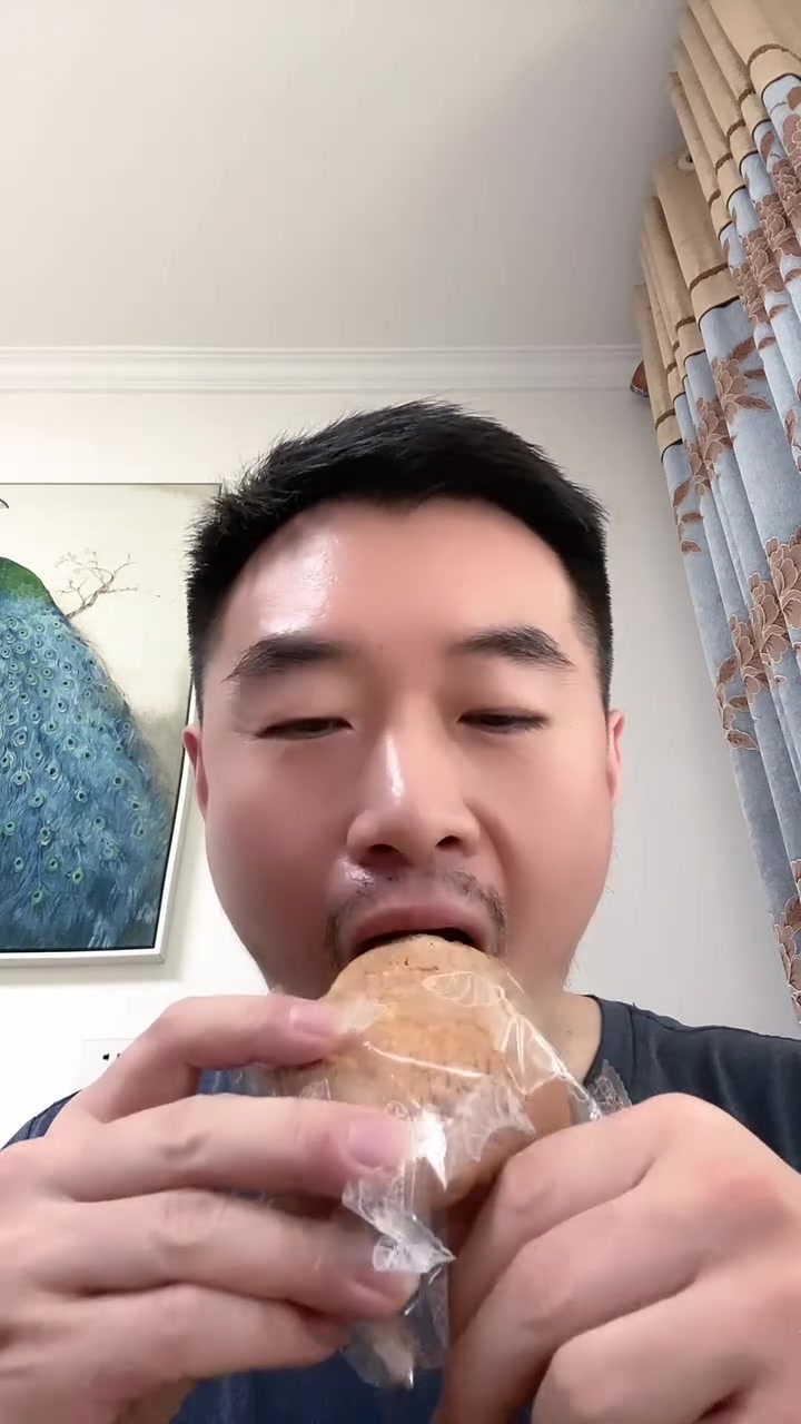 还是老母家的蛋糕非常好吃,外面酥脆,里面柔软,纯手工制作,经典老味道