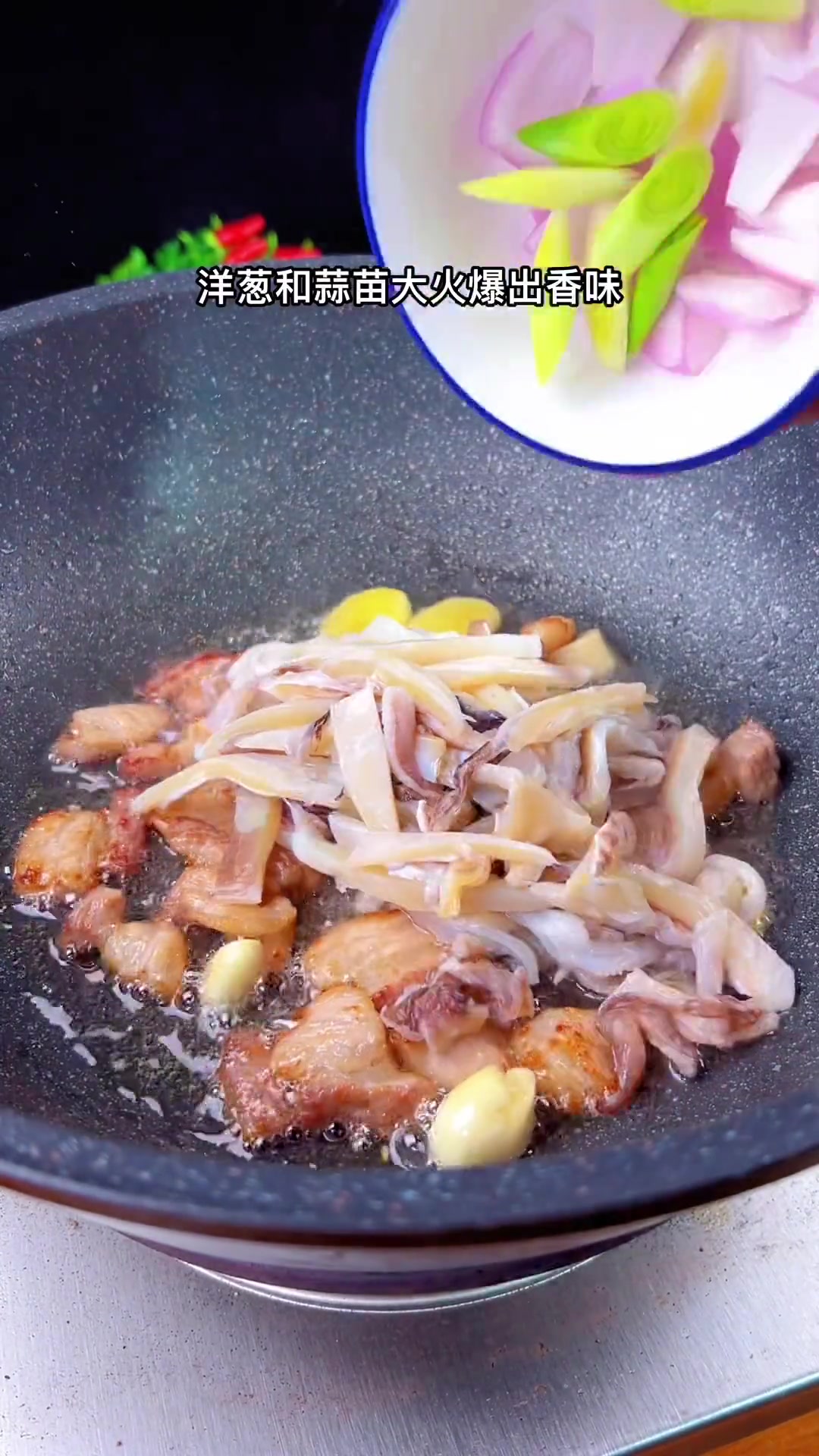 在我们温州目鱼干烧花菜可是个硬菜，逢年过节的酒桌上都有他～