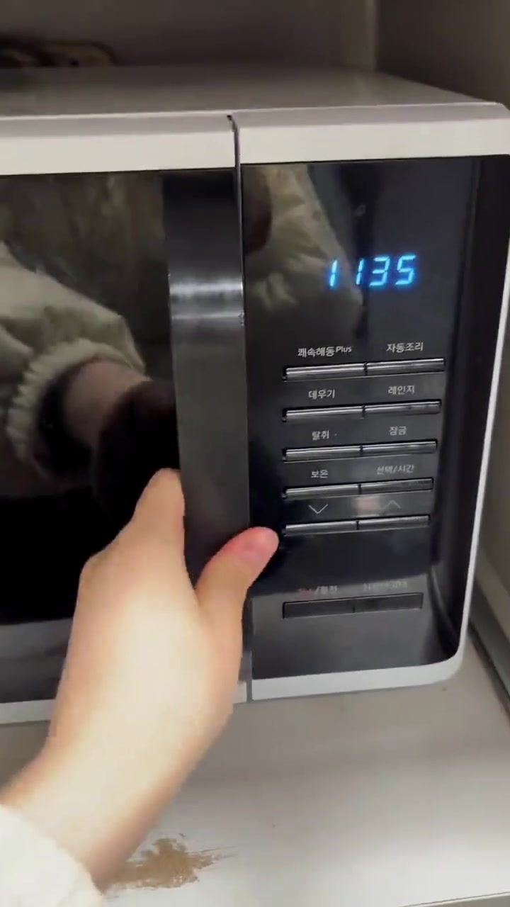 韩国交换生吃什么？便利店烤肉便当+鱿鱼棒