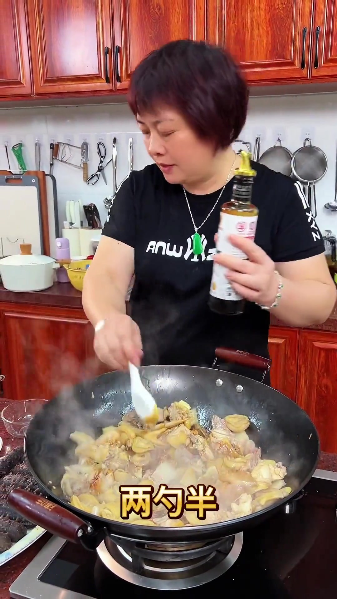 《海参鲍鱼焖鸡》来啦，全程30分钟搞掂，招呼客人，家庭聚餐，非常好吃啊