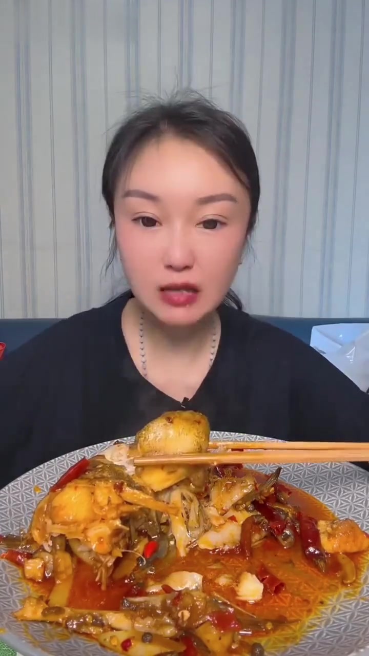 特大号嫩熏鲌鱼头多种吃法，还有软骨哦！