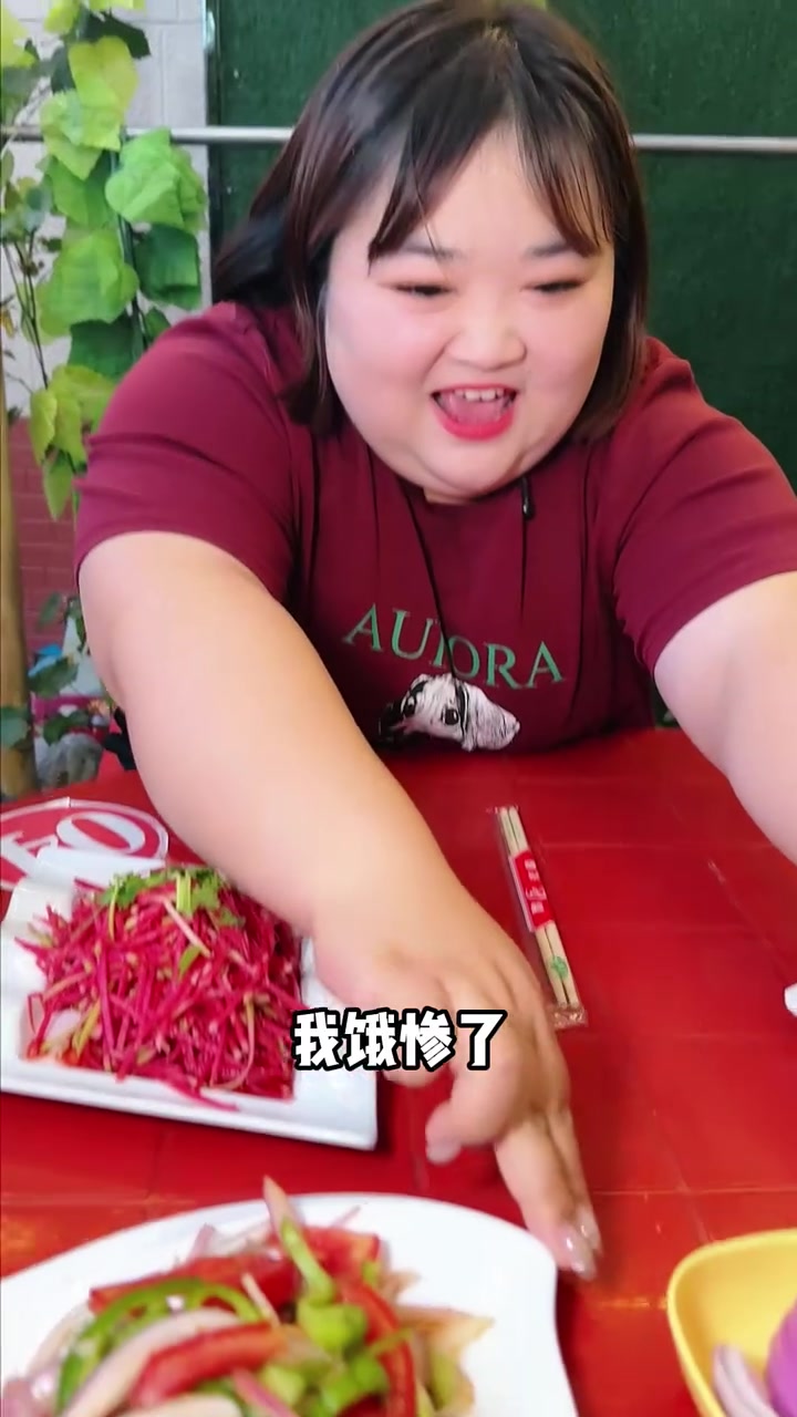 郭北鼻在伊犁，发现深巷中的库尔勒馕坑架子肉，15年老店新址