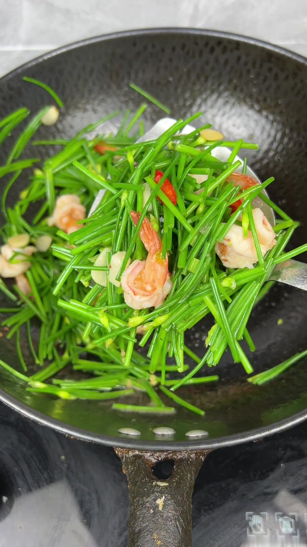 韭菜花炒虾仁非常好吃