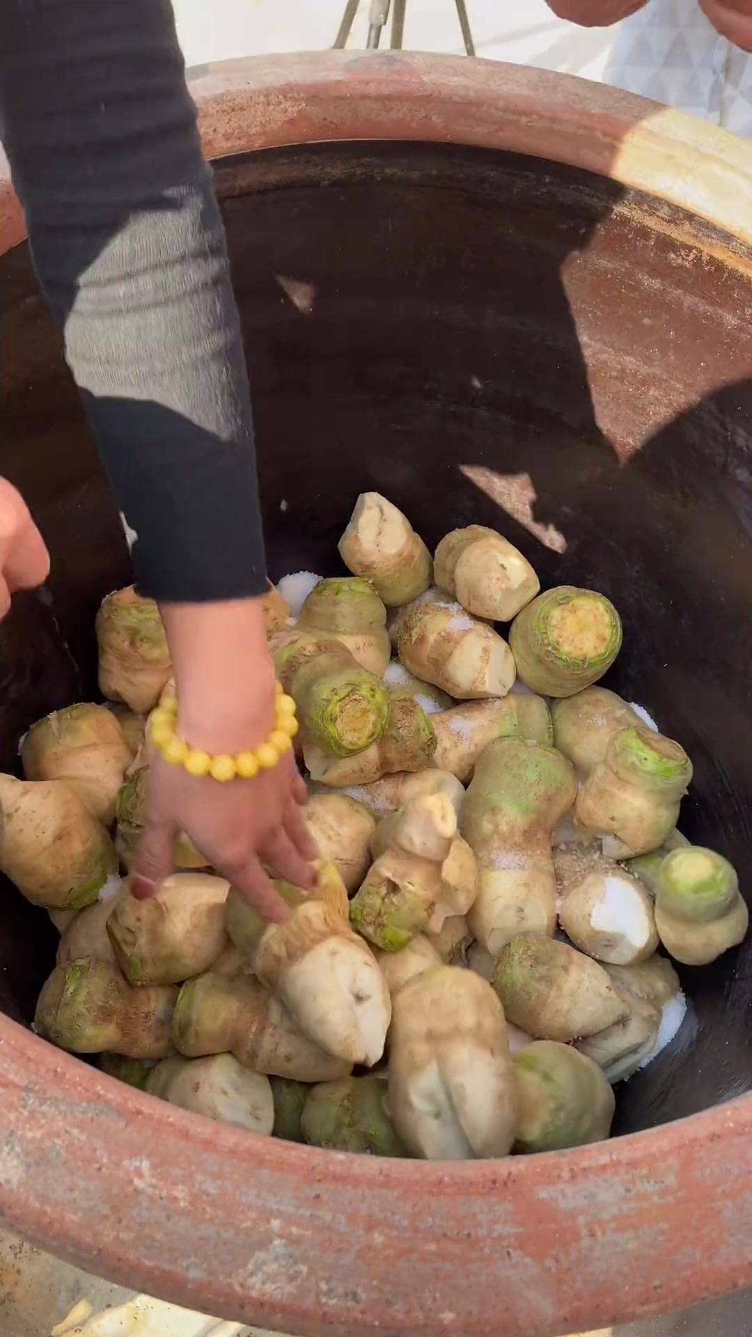 这样腌辣疙瘩咸菜，放一年不坏，满是家乡味