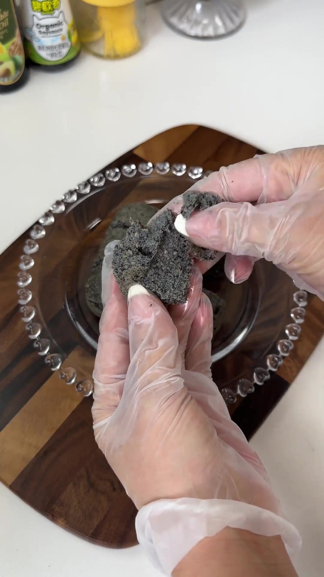 8月龄宝宝就可以吃的黑芝麻红枣蒸糕,蓬松暄软,自带香甜,没牙的宝宝也可以吃哦