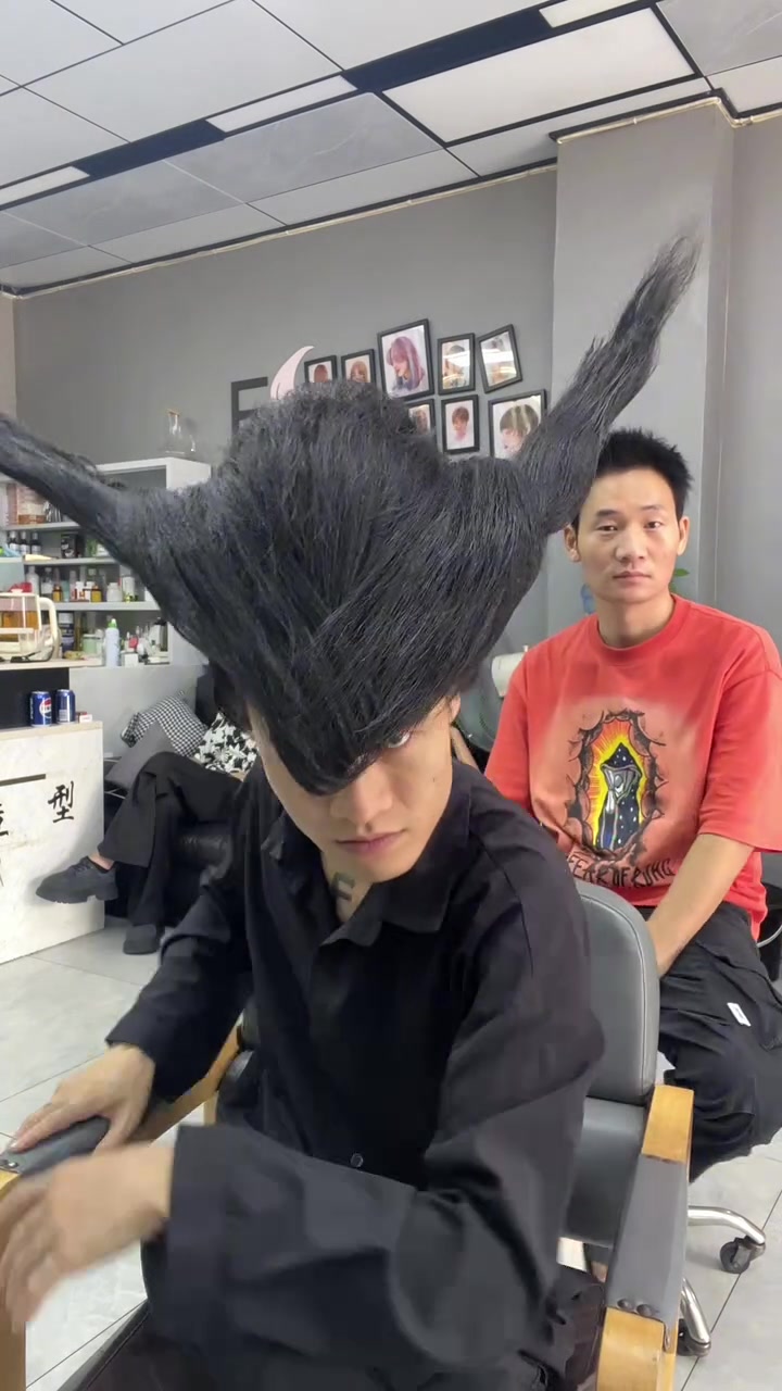 最新款（帽子发型）这款帽子发型非常适合夏天出门，喜欢的小伙伴可以整一个