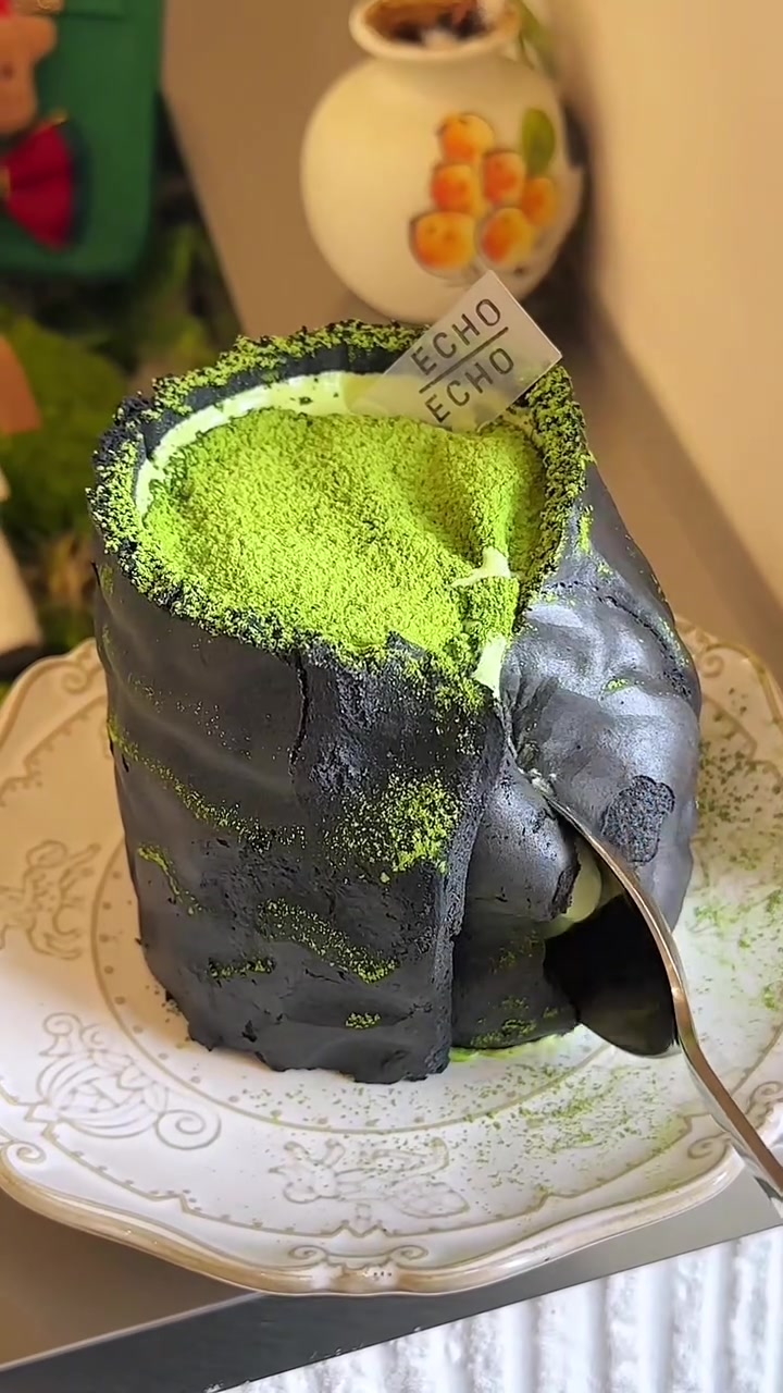 花100块钱尝尝上海虎皮瀑布蛋糕,切开的瞬间治愈一切