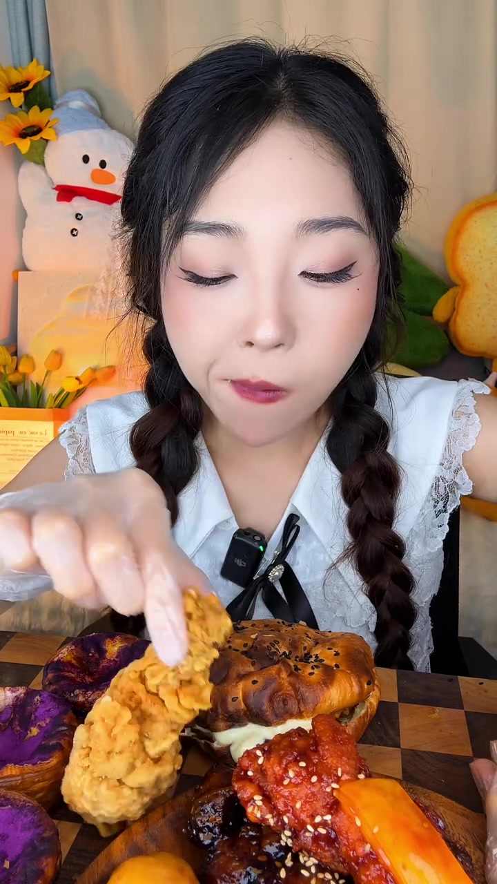 香酥炸鸡小汉堡，美味可口，外脆里嫩