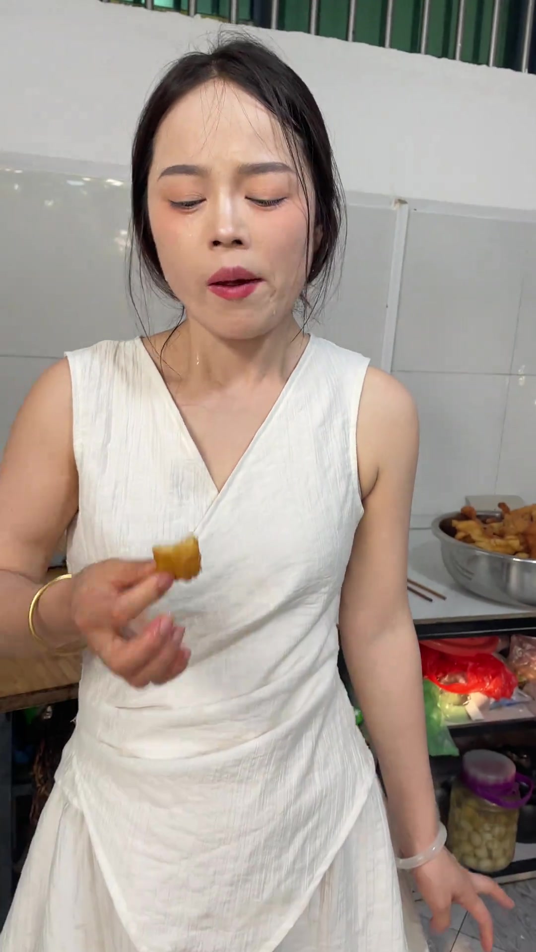 可惜，你不知道河南早餐的大油条配胡辣汤有多美味