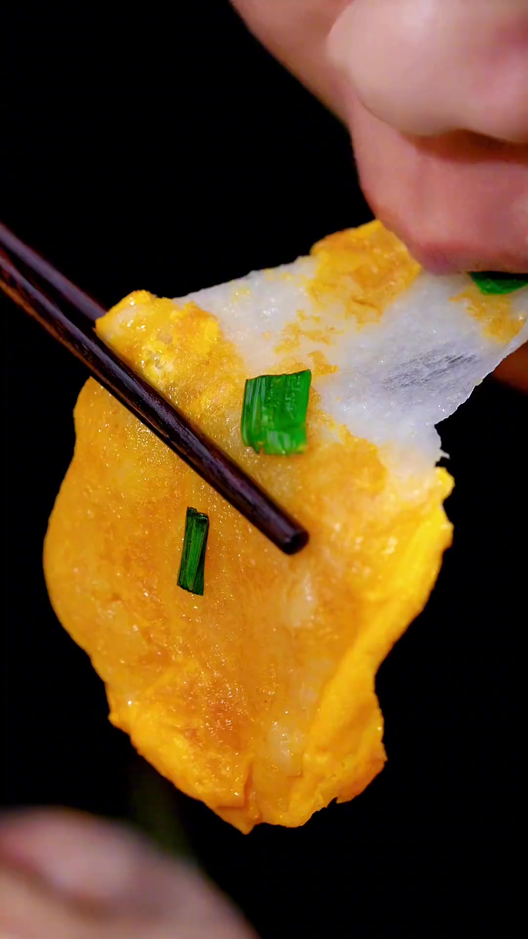 煎糍粑时加个鸡蛋，竟如此美味！