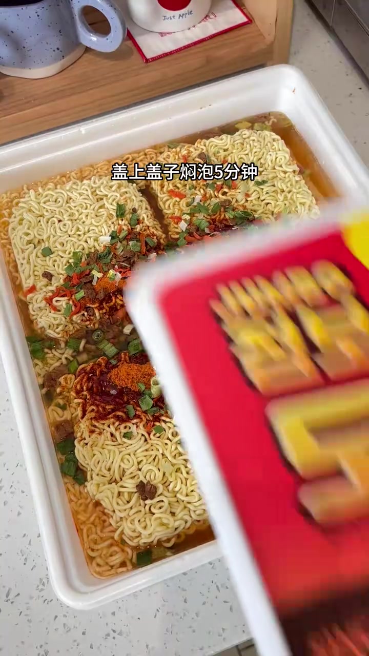 挑战一人吃韩国巨无霸泡面