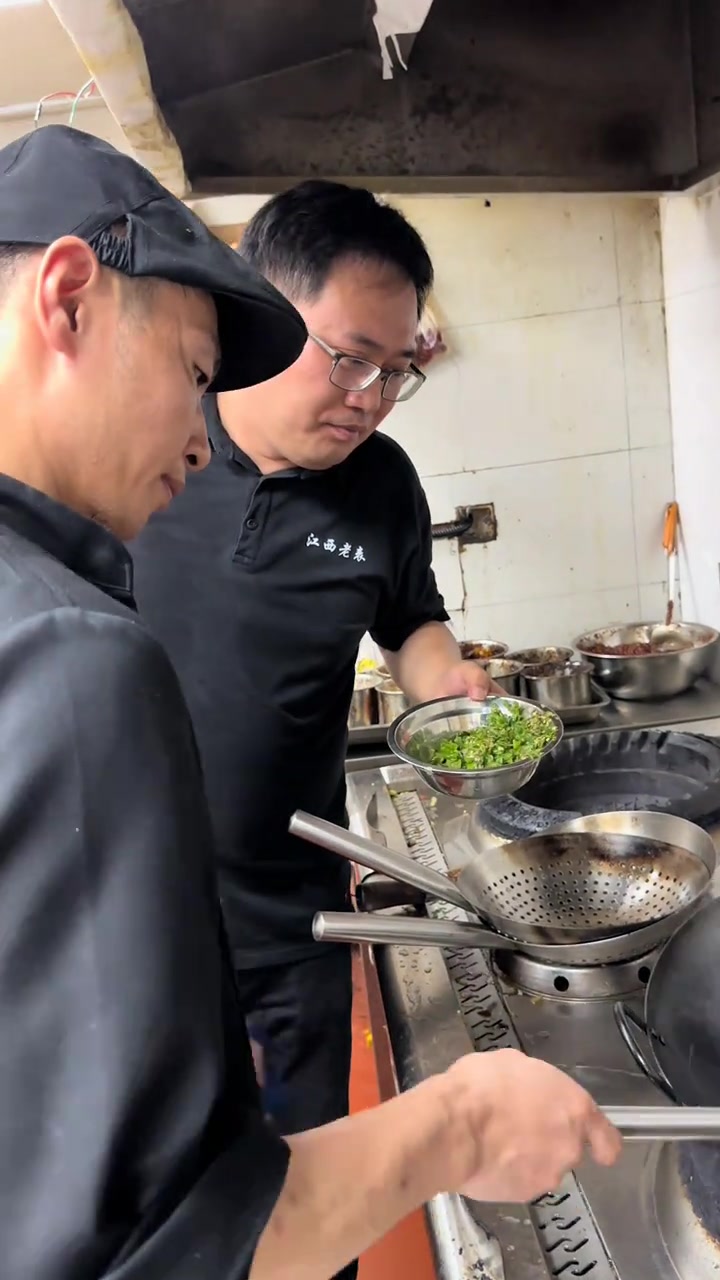 只有江西人才懂爆炒毛豆的含金量！江西吉安永新的毛豆那是全国有名，今天在上海青浦区稻香园江西
