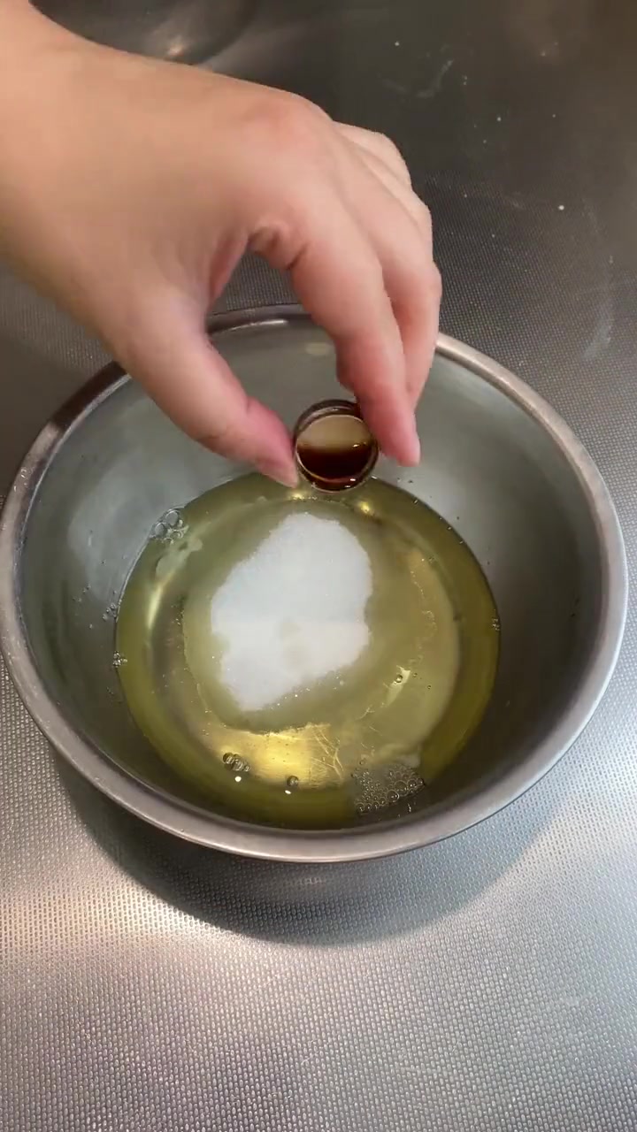 再次挑战芝士蛋糕，不开裂不回缩，真的好满足！学会了再也不会出去买