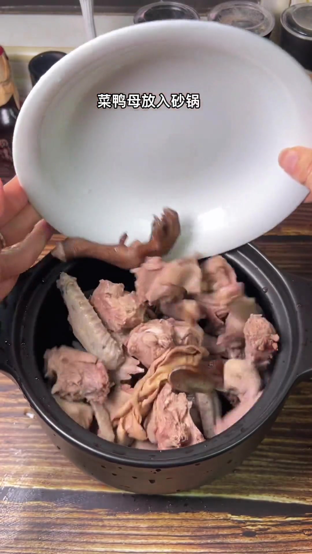 这种天气来碗五指毛桃汤，比啥都强