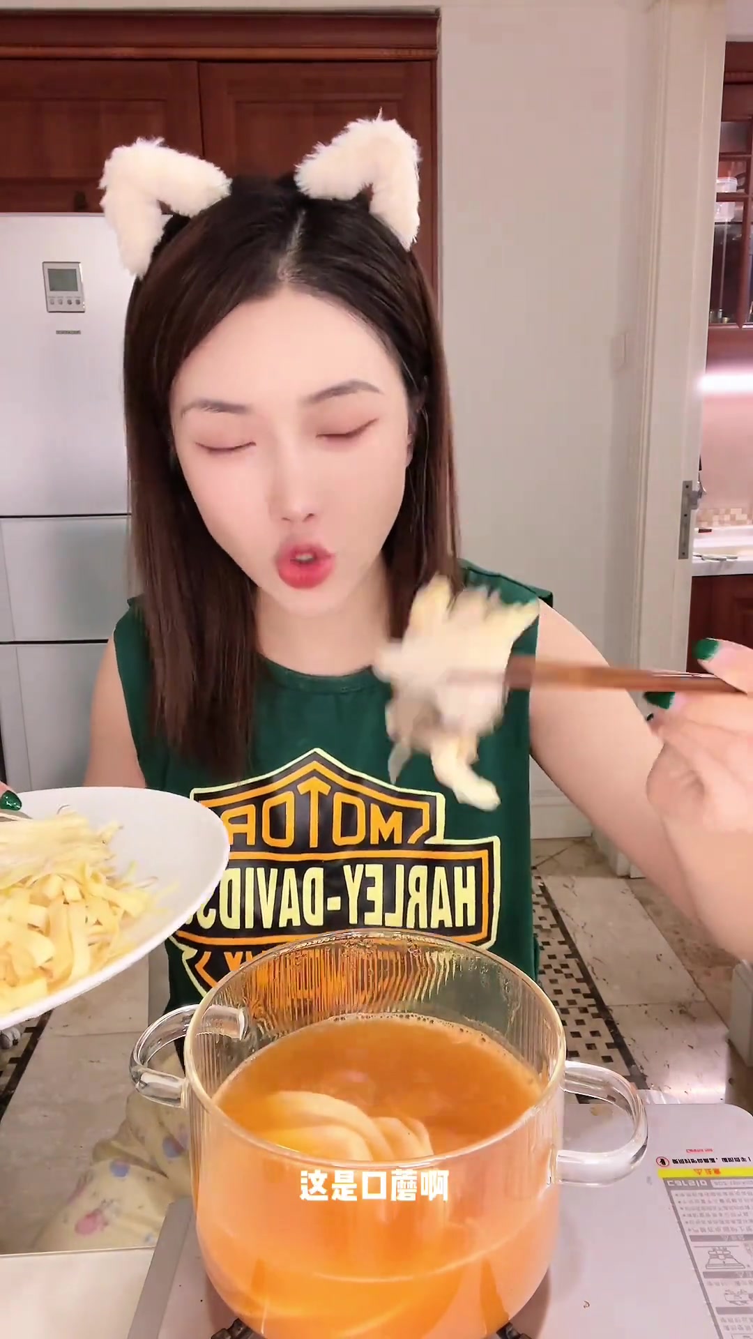 麻辣烫味美，水煮菜低热量！