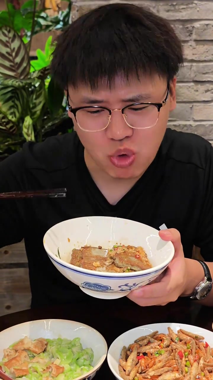 武汉酱香土麻鸭，一口回味童年烟火，快乐时光夏日美食