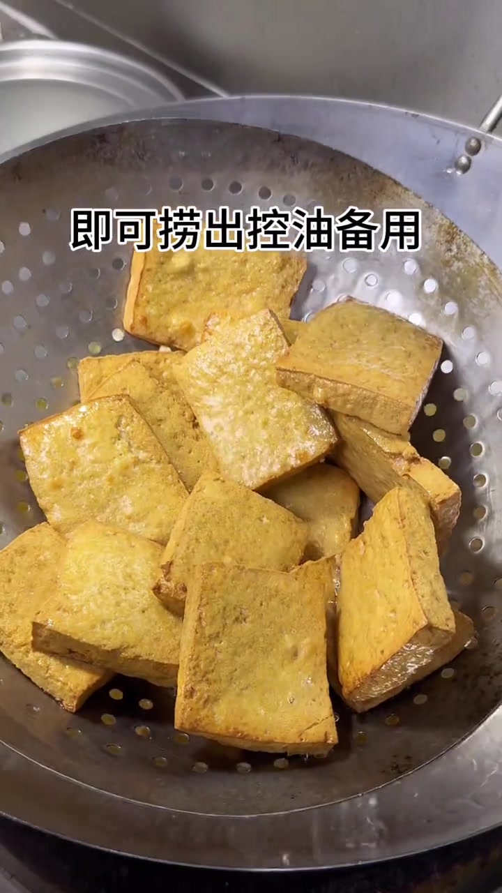 面馆必备小卤味,卤水豆腐干,软香入味外酥里嫩,味道真是绝了!