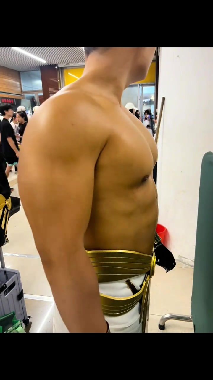 肌肉男cos阿努比斯的一天vlog