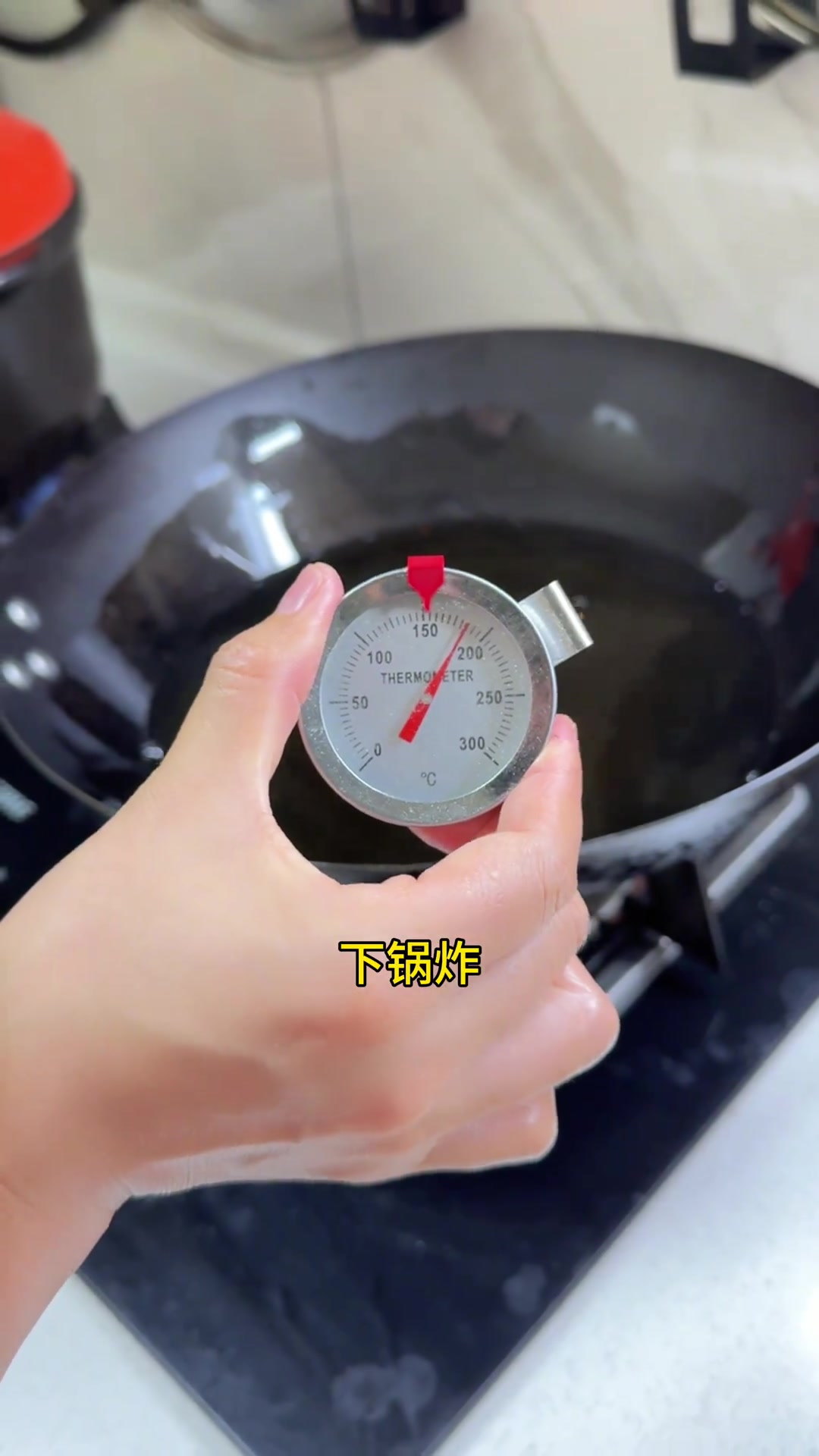 葱香浓郁的油炸葱花饼,外焦里软还空心,超简单!