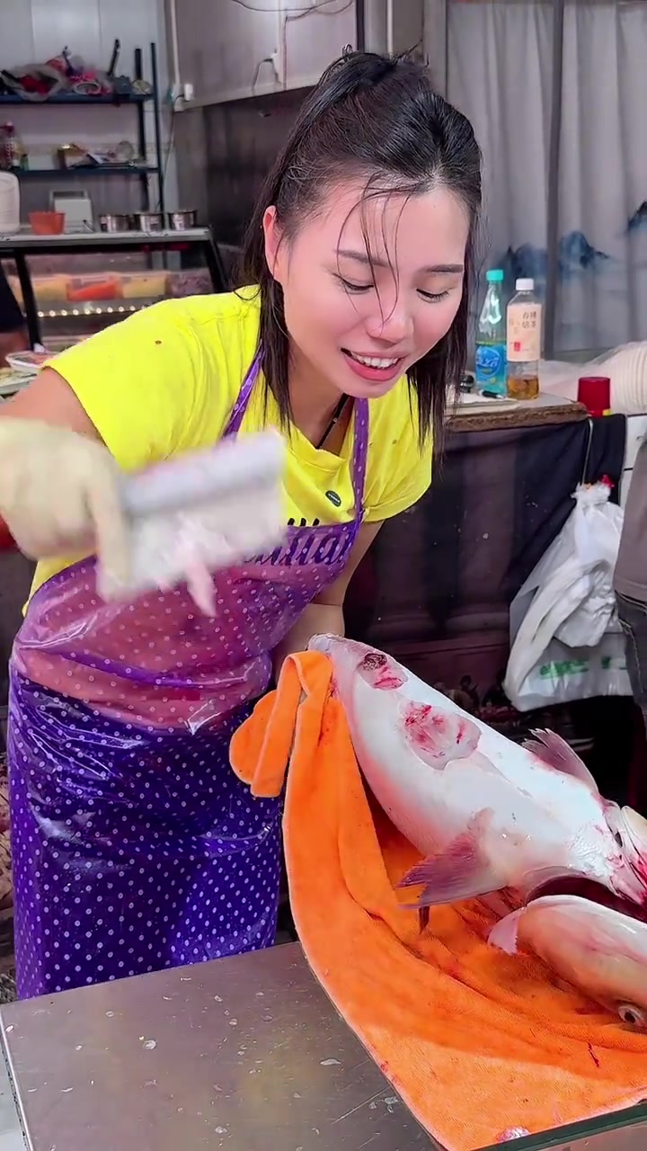 天哪，这杀鱼手法全网起鱼鳞第一人，天哪，这杀鱼手法全网起鱼鳞第一人