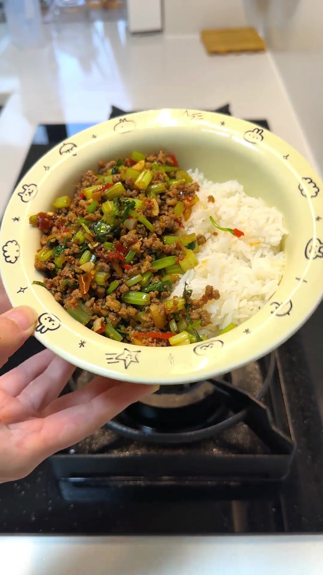 100碗盖饭中的第三碗：芹菜牛肉末