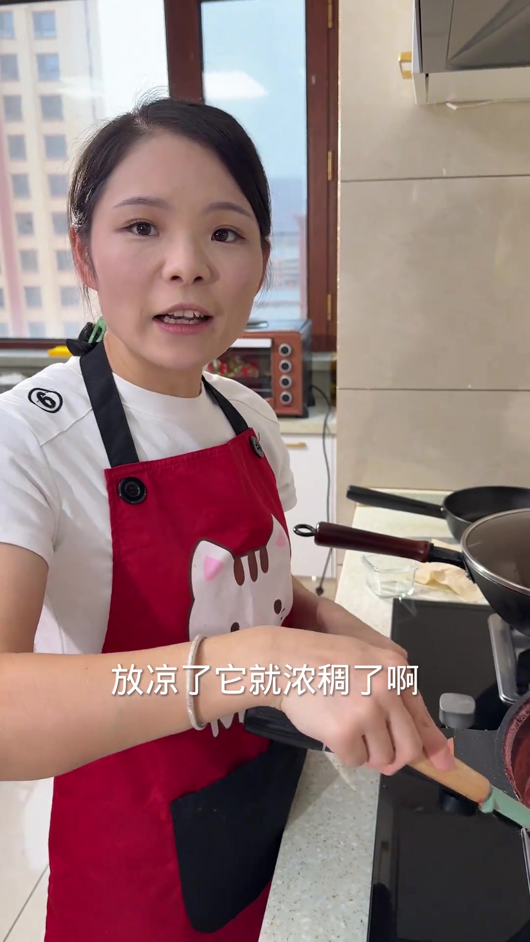 在家自制带大果粒草莓酱，做法超简单快来学